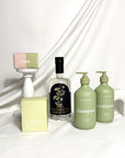 ladies gin gift hamper for any occasion.  Includes Self care products of Commonfolk shampoo and conditioner, soap and Ecosoy soy hand poured candle. Treat your work colleague, mum, sister or friend with this fresh luxury gift.